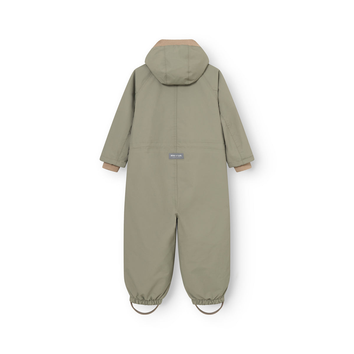 MATWISTO all season heldragt i farven Vert set bagfra på hvid baggrund. Den har aftagelig hætte, ribkanter ved ærmer og hals, MINI A TURE-mærke på ryggen samt fodstropper ved buksebenene.