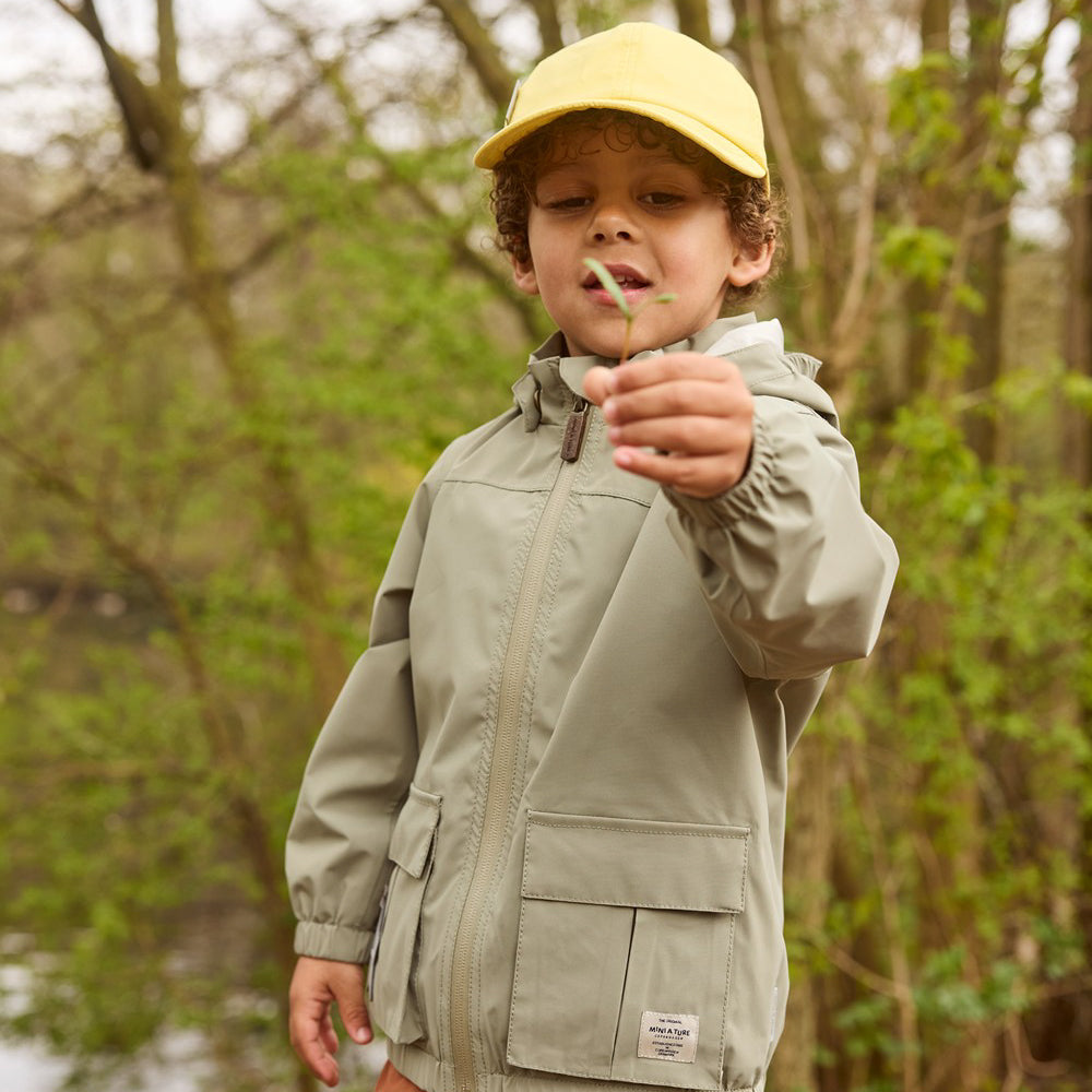 MATERLY letvægtsjakke i teknisk materiale. GRS