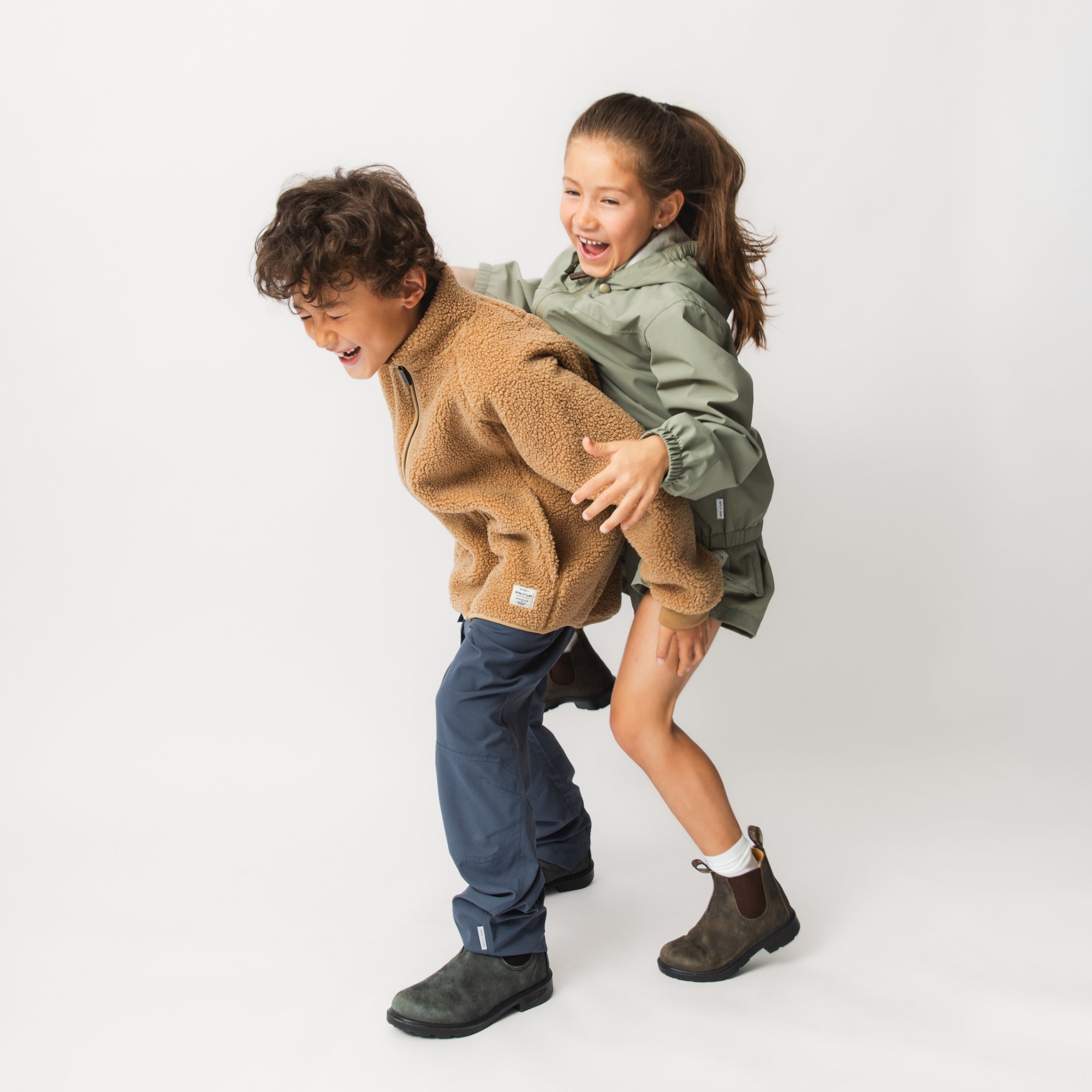 MATERLY letvægtsjakke i teknisk materiale. GRS