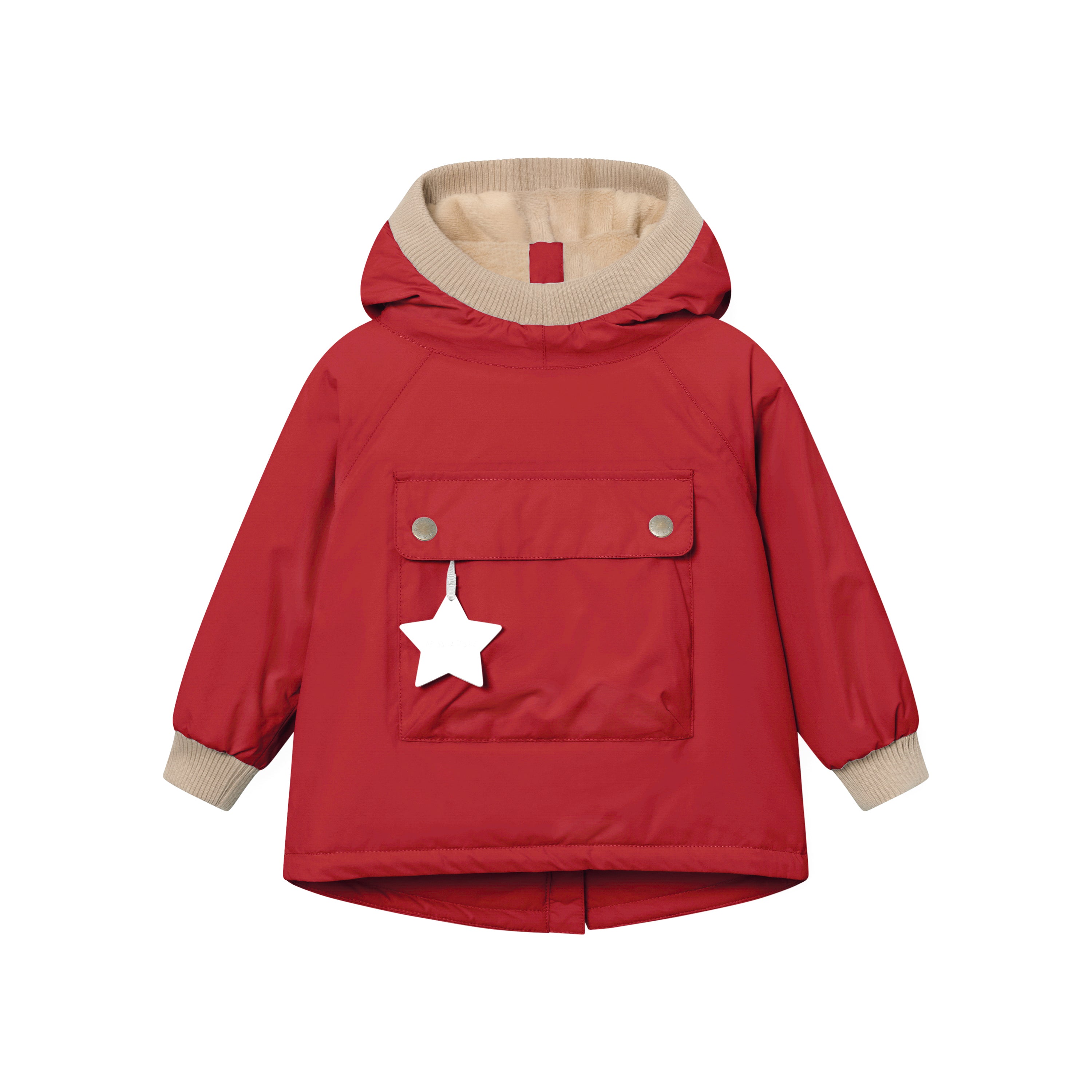 MATBABYWEN fleeceforet vinteranorak i klar rød, fotograferet forfra uden model. Den store hætte er foret med beige fleece og har en bred beige ribkant. Frontlommen lukkes med to sølvfarvede trykknapper, og en hvid stjernerefleks hænger fra kanten. Beige ribmanchetter afslutter de rummelige ærmer ved håndleddene.