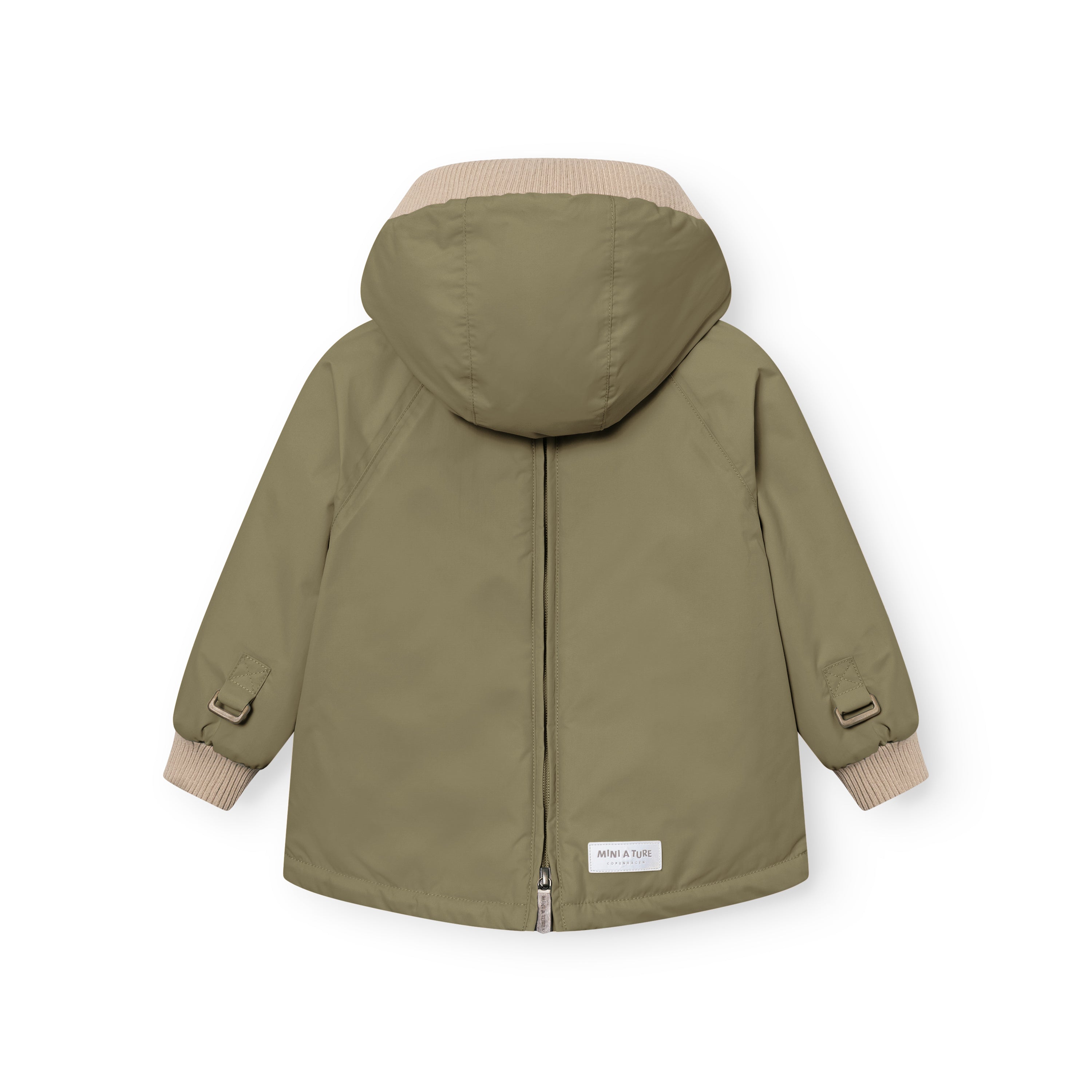 MATBABYWEN fleeceforet vinteranorak i olivengrøn set bagfra uden model. Den har en lukket ryglynlås, der løber fra bunden og op til hætten, beige ribmanchetter ved håndleddene og justerbare stropper med metalspænder ved ærmernes underkant. MINI A TURE-mærket sidder centralt forneden på ryggen, og den rummelige hætte afsluttes med en bred beige ribkant.