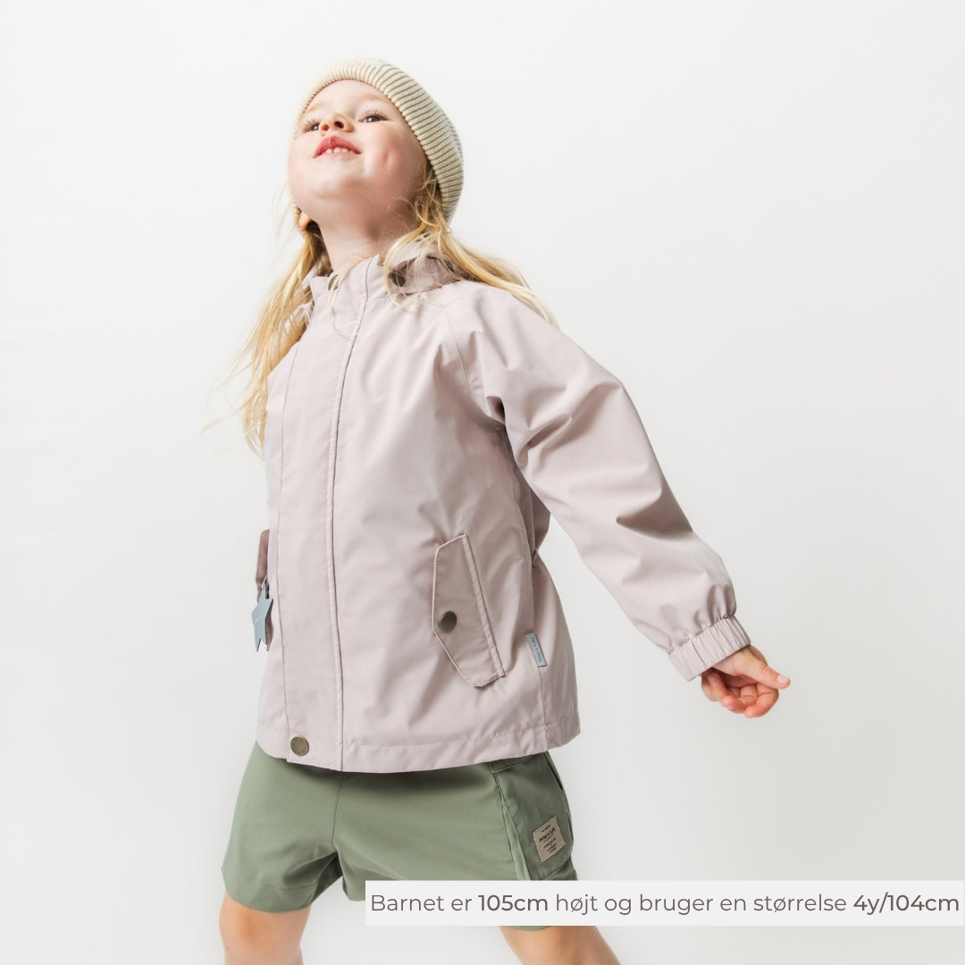 MATWALLY letvægtsjakke i teknisk materiale. GRS