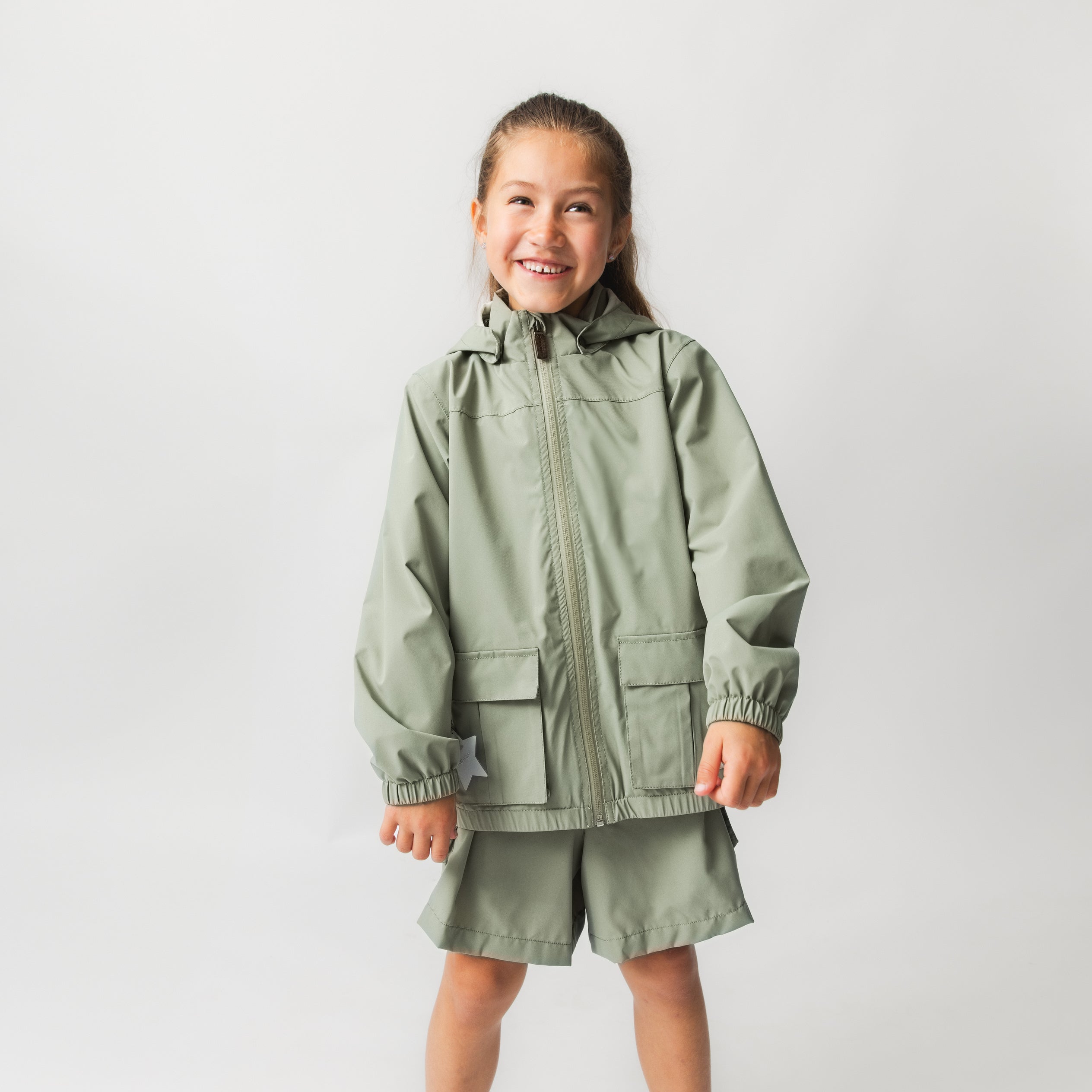 MATERLY letvægtsjakke i teknisk materiale. GRS